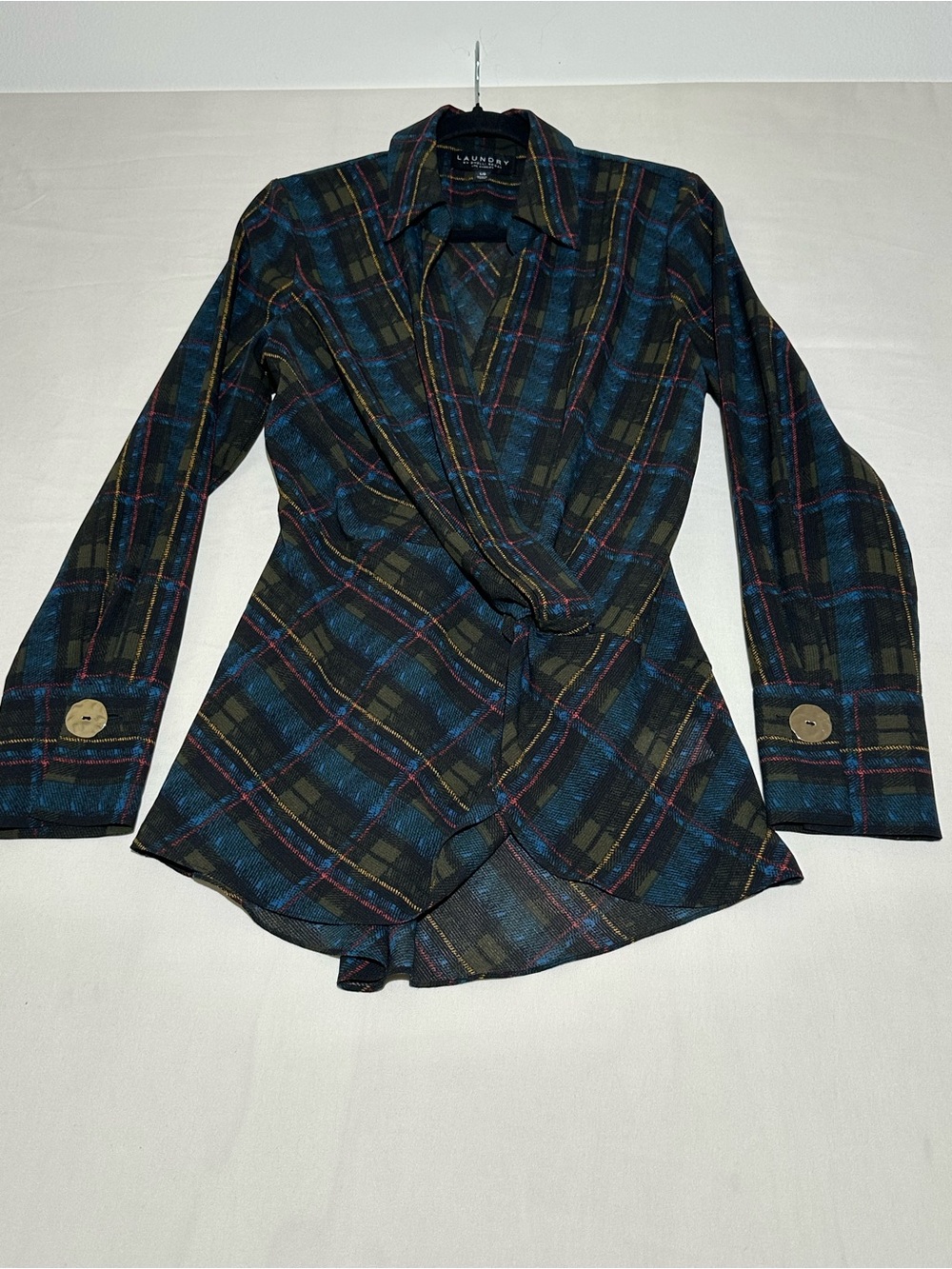 Laundry by Shelli Segal Plaid Knot Wrap
Long Sleeve V-Neck Blouse L